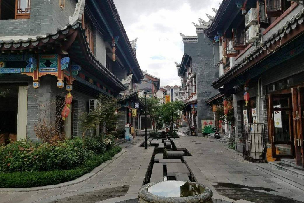咸宁城区又一所中小学封顶